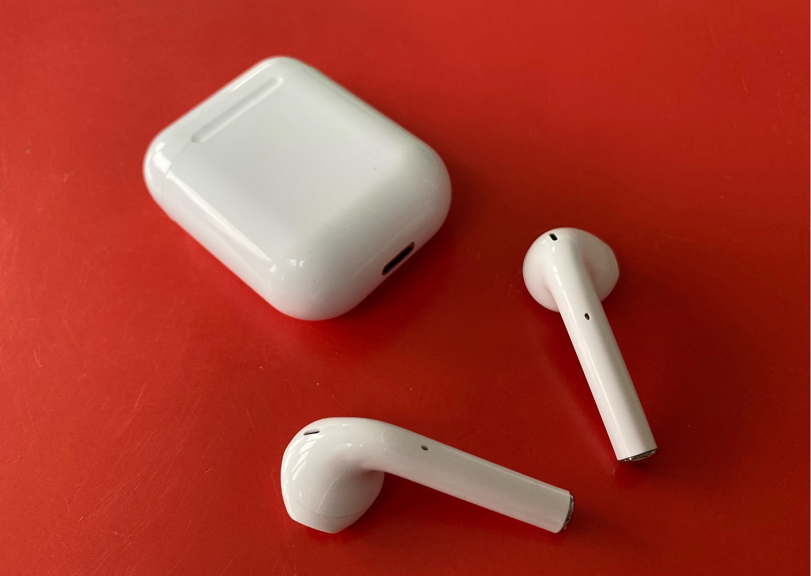 Ice_white_airpods