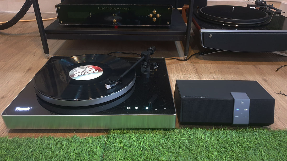 Turntable and speaker